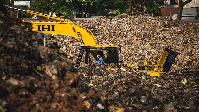 From ₹13 Plastic Scrap to ₹40 Lakh Sales: How This Recycling Business Works